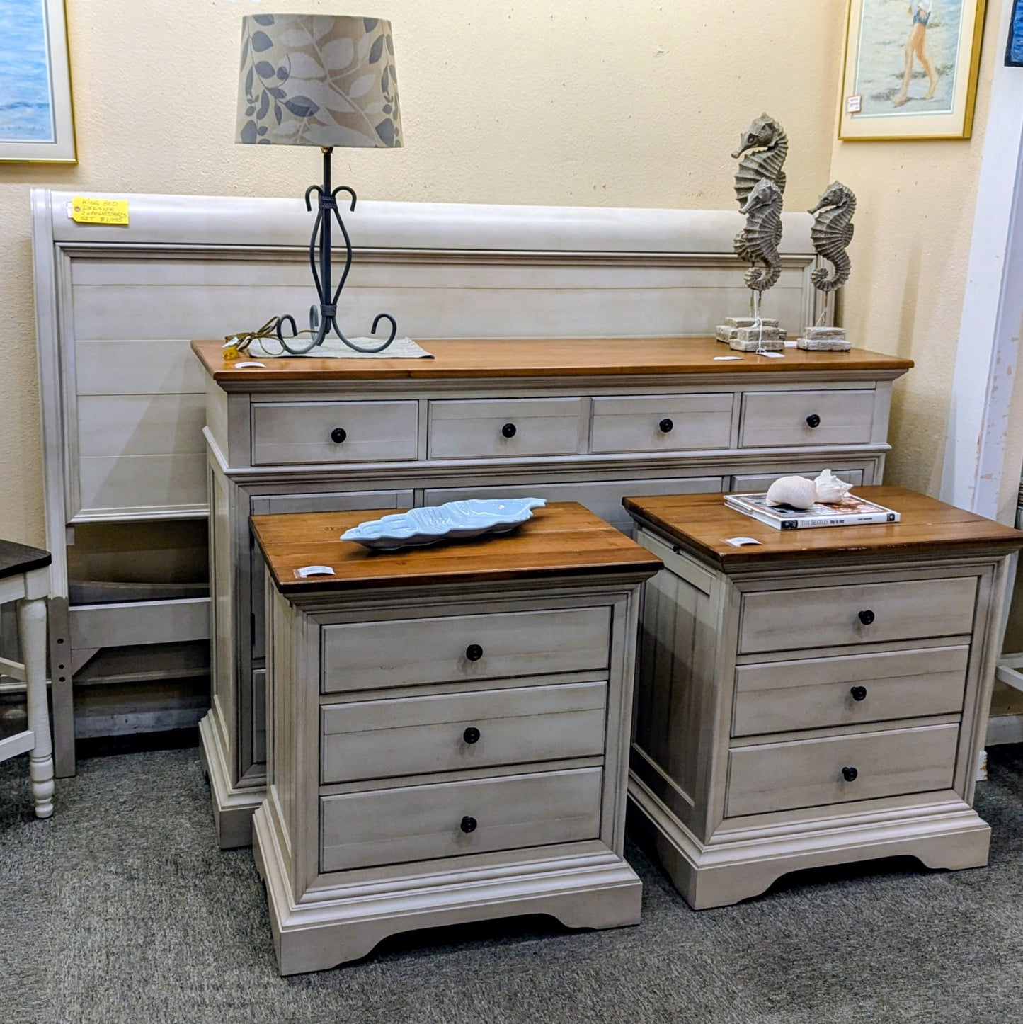 BEDROOM SET