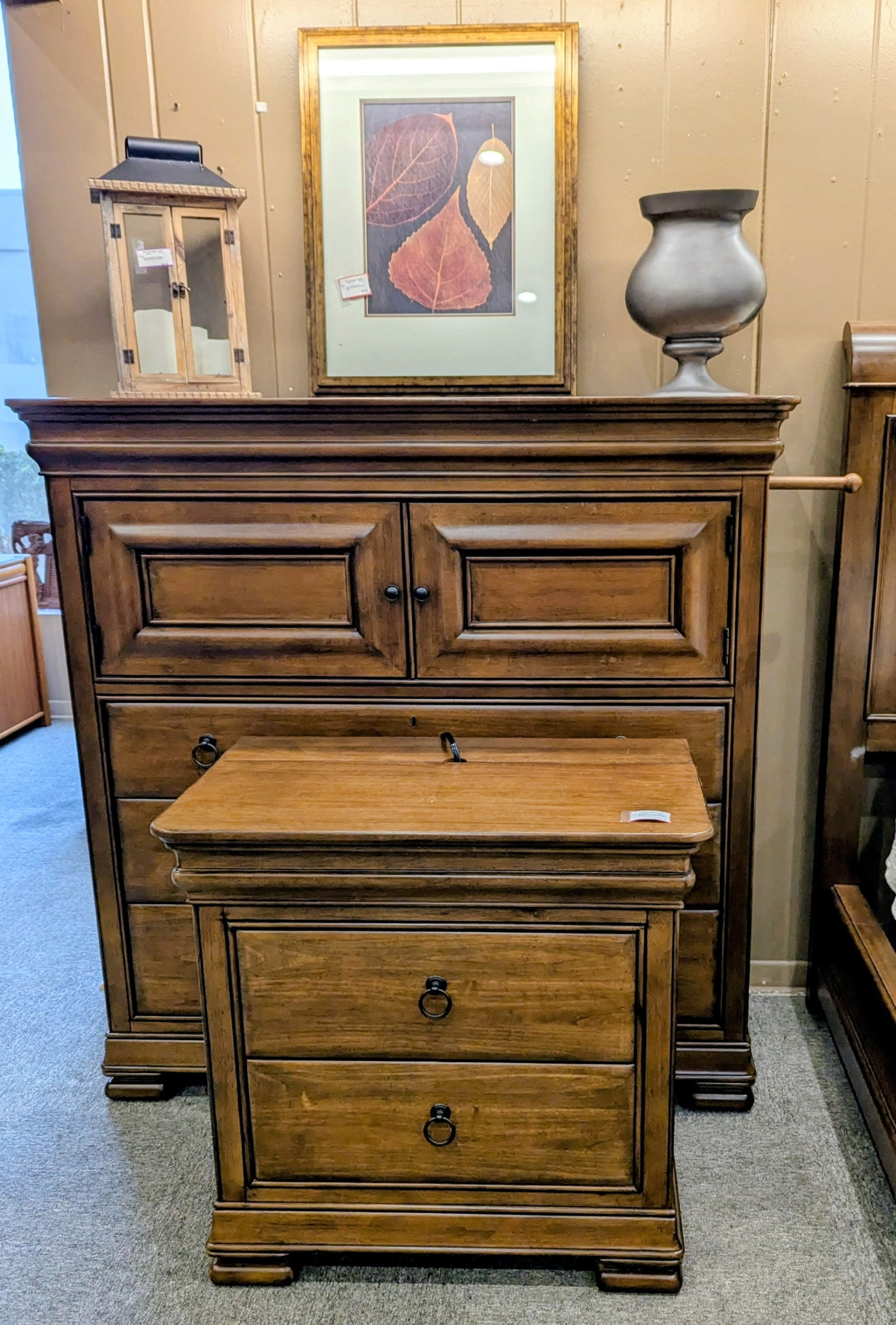 UNIVERSAL BEDROOM SET