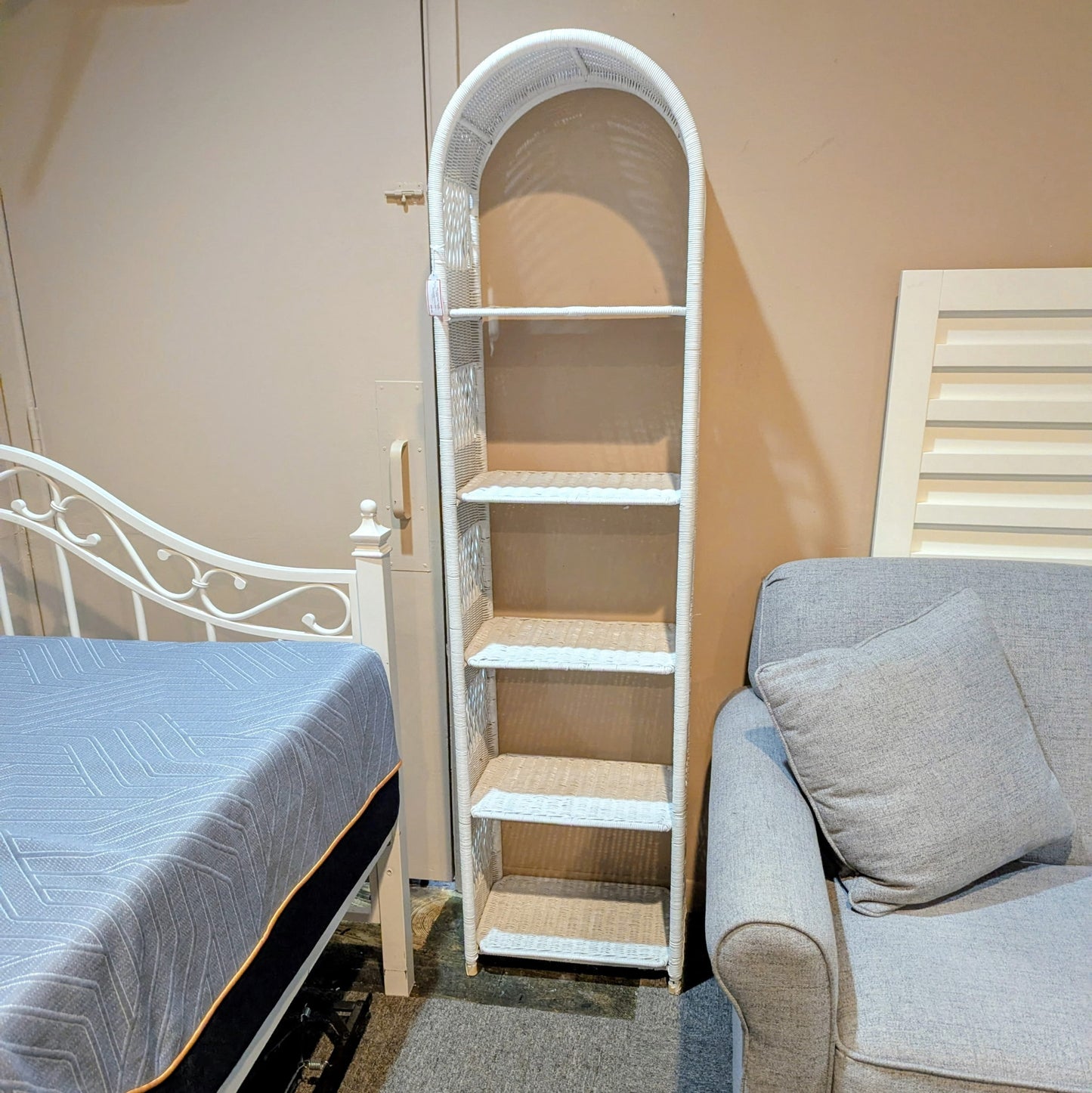ETAGERE