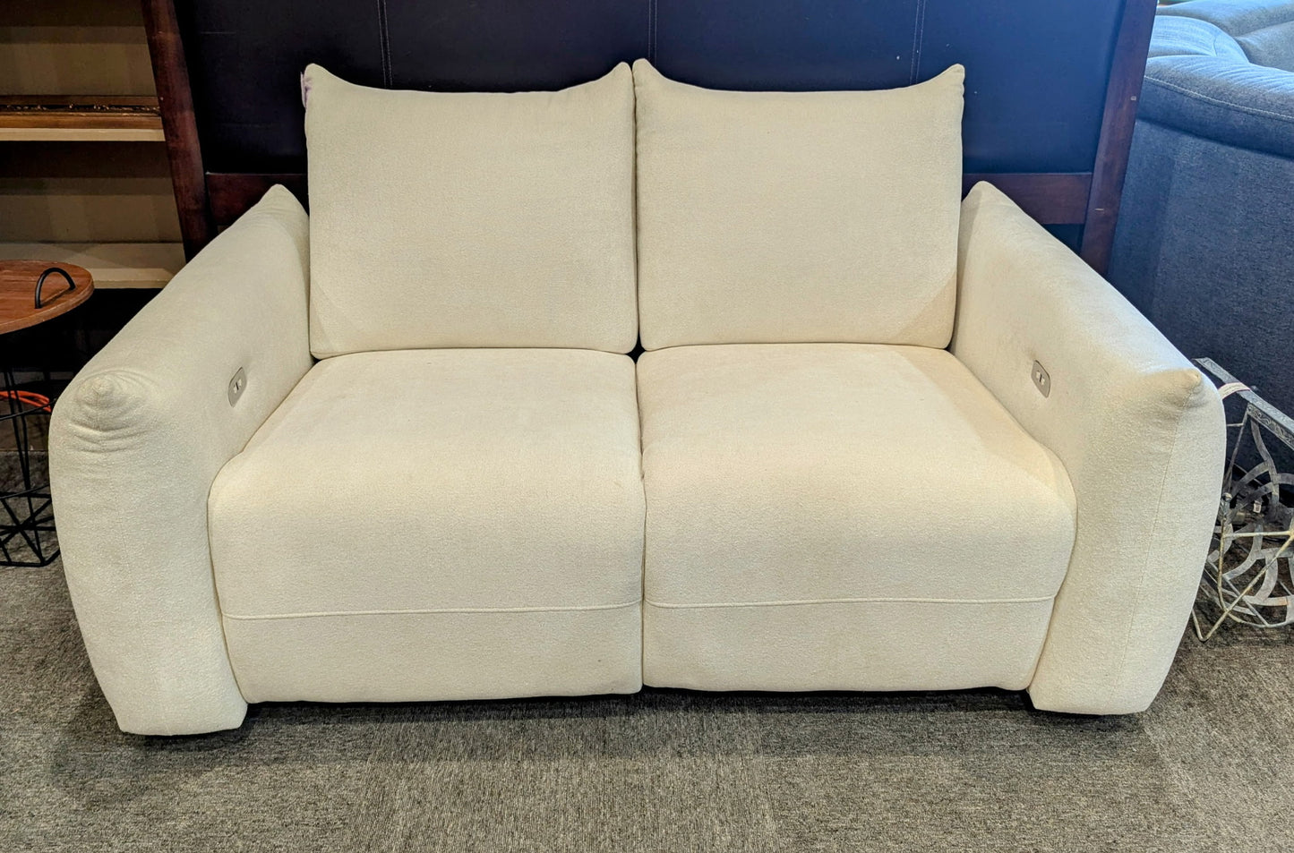 LOVESEAT