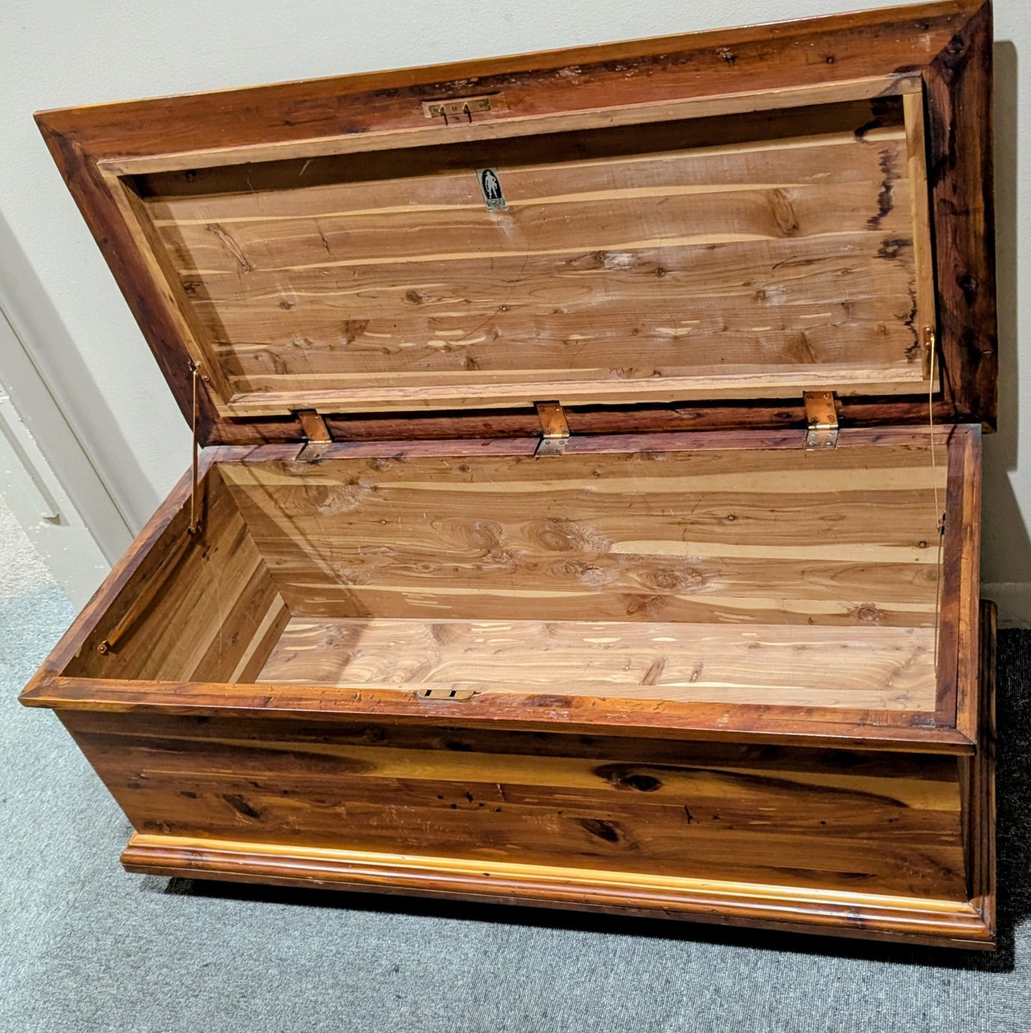 CEDAR CHEST