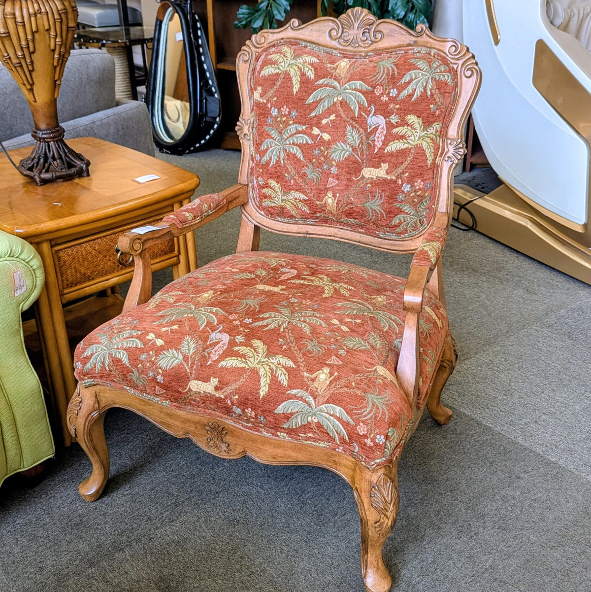 OCCASIONAL CHAIR