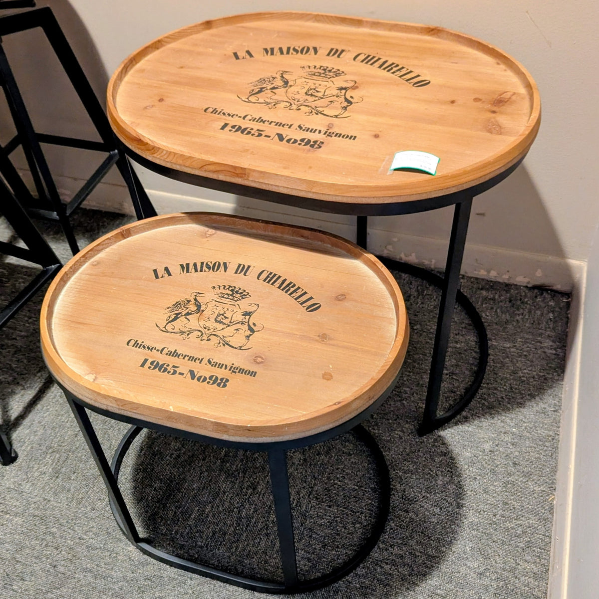 NESTING TABLES