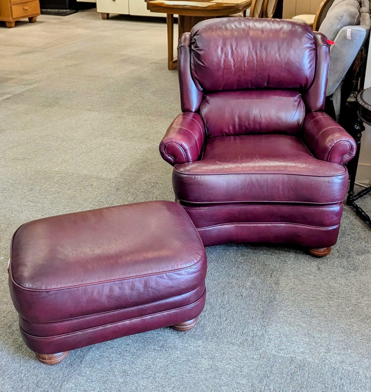CHAIR W/OTTOMAN
