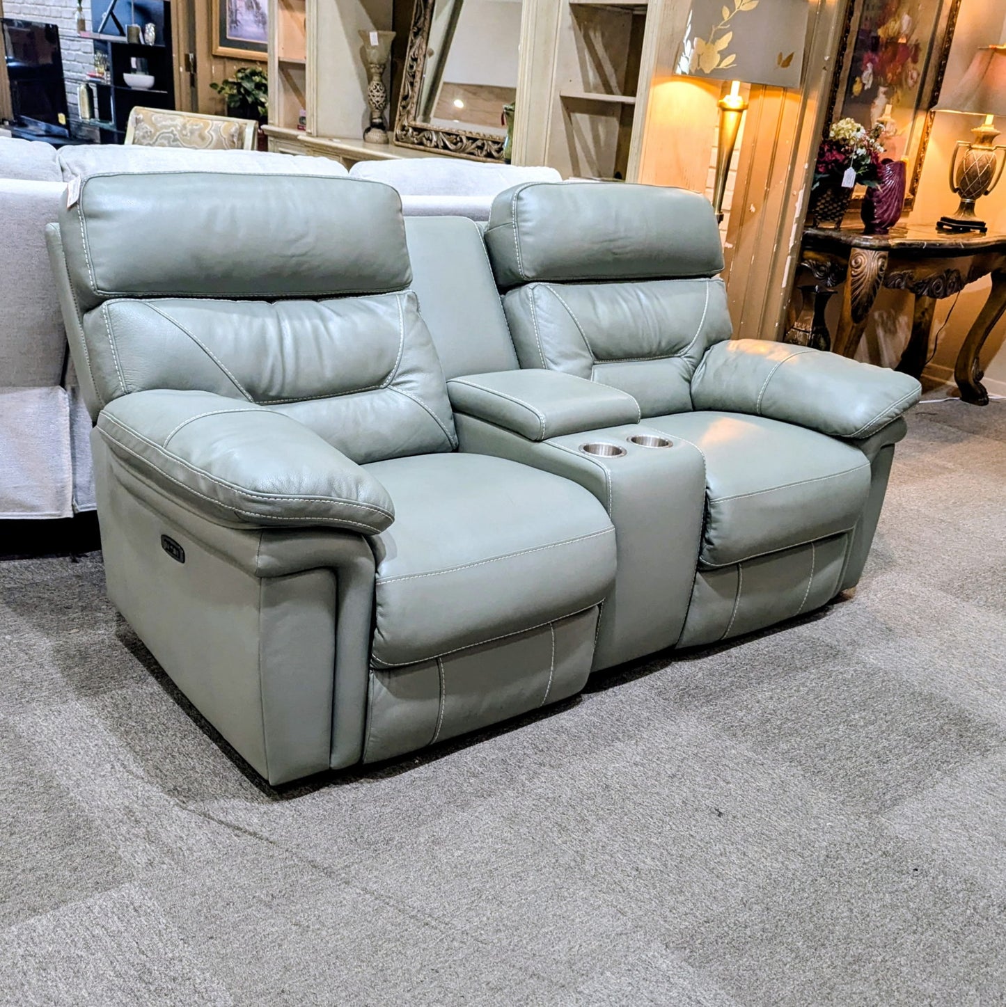 LOVESEAT