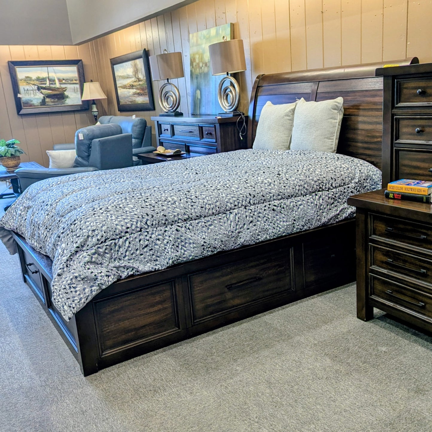 BEDROOM SET