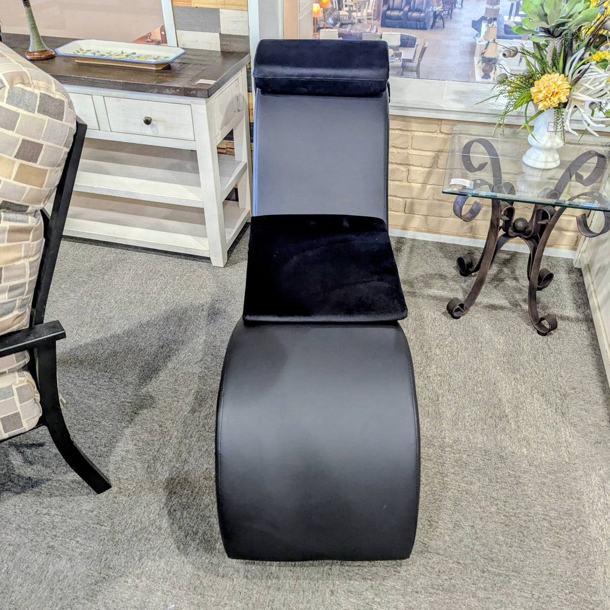CHAISE