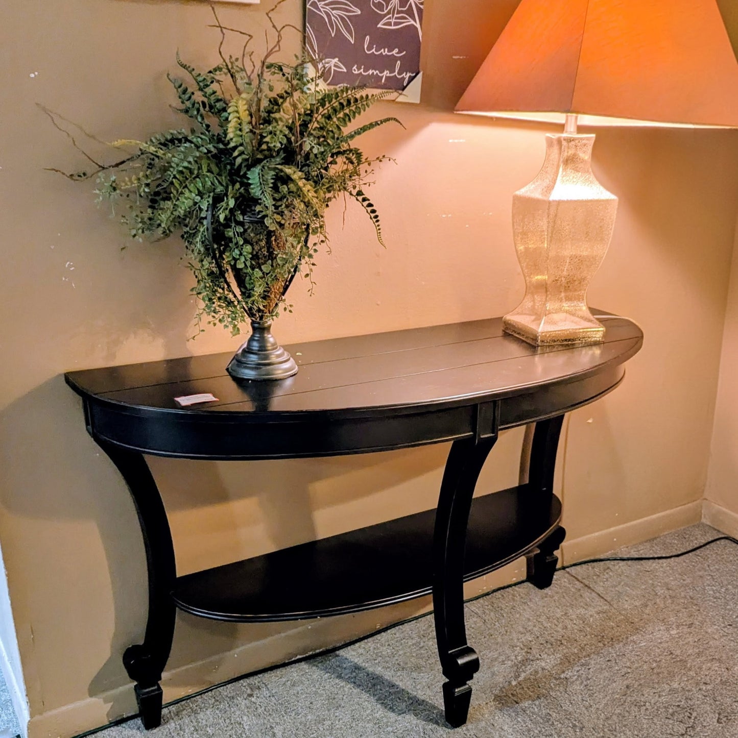 SOUTHERN LIFESTYLES ENTRY TABLE