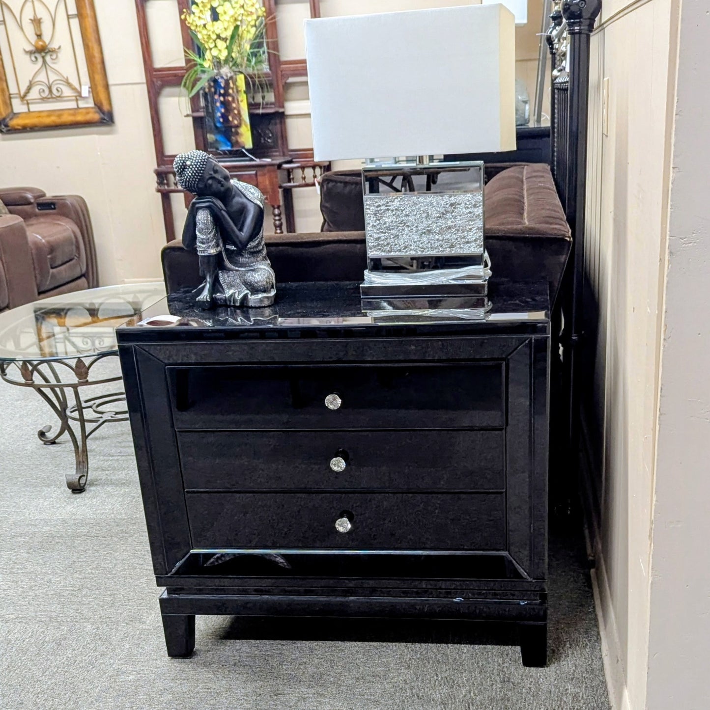 NIGHTSTAND