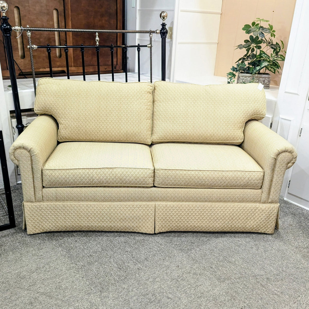 Ethan Allen LOVESEAT