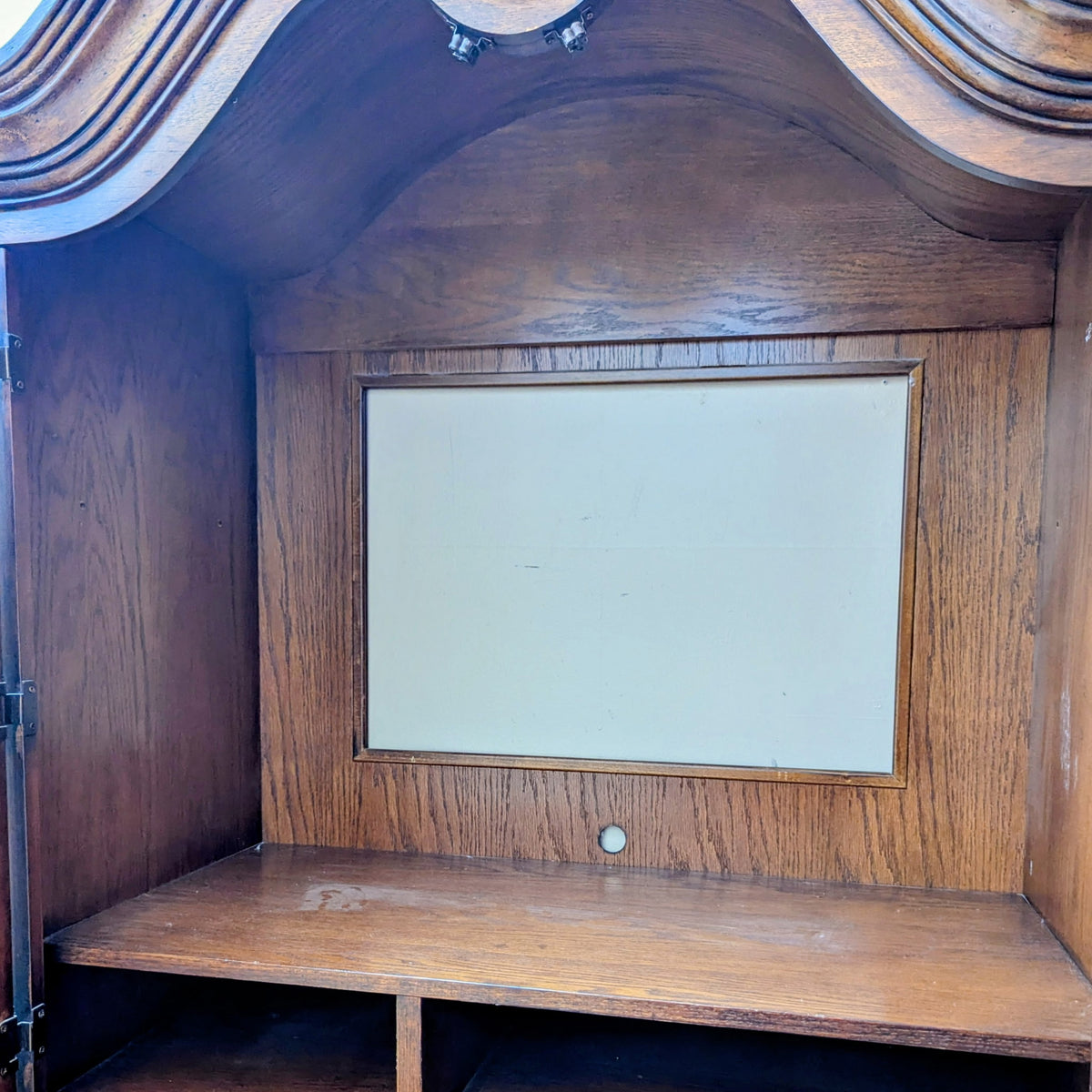 ARMOIRE