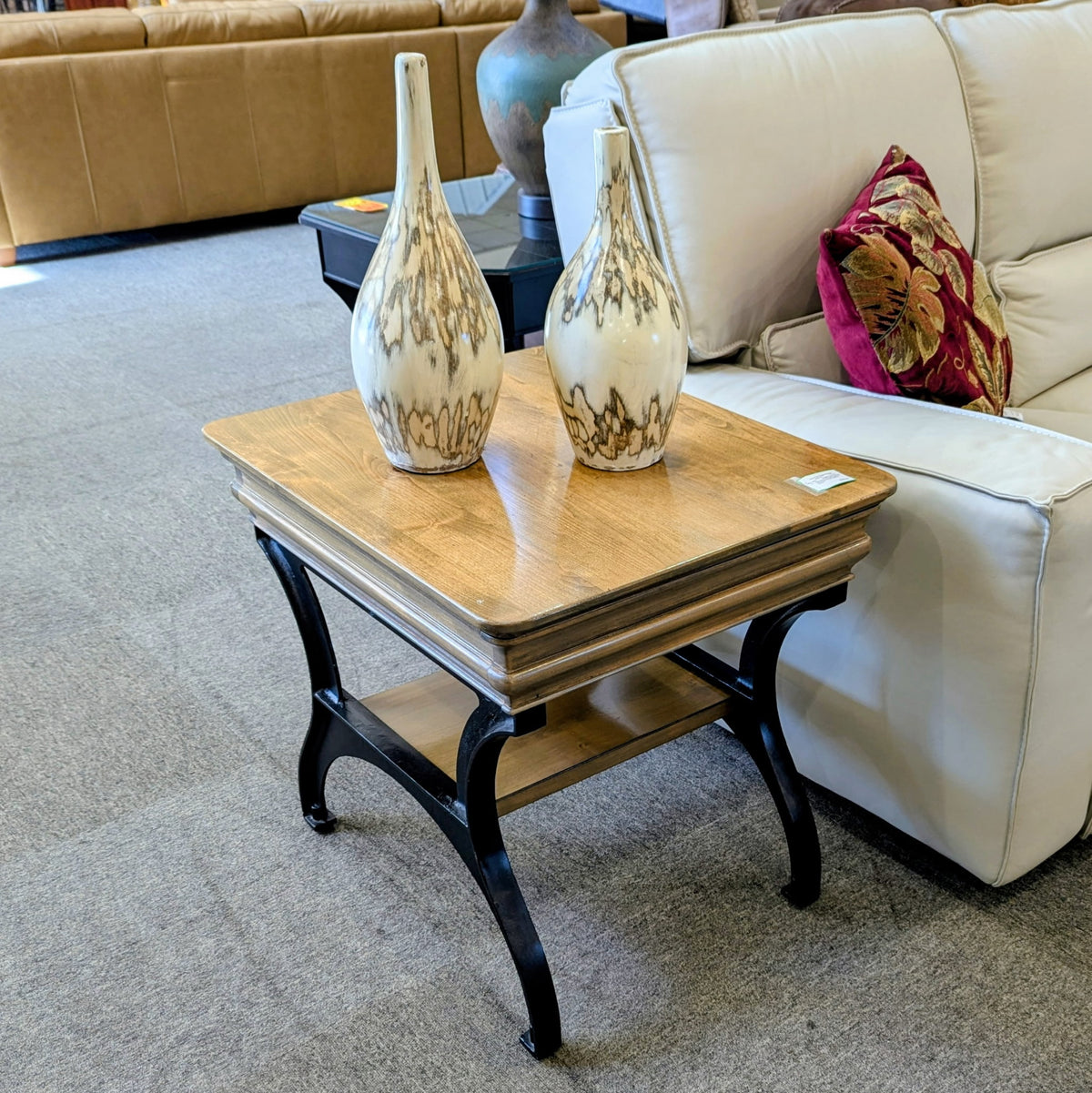 PENNSYLVANIA HOUSE END TABLE