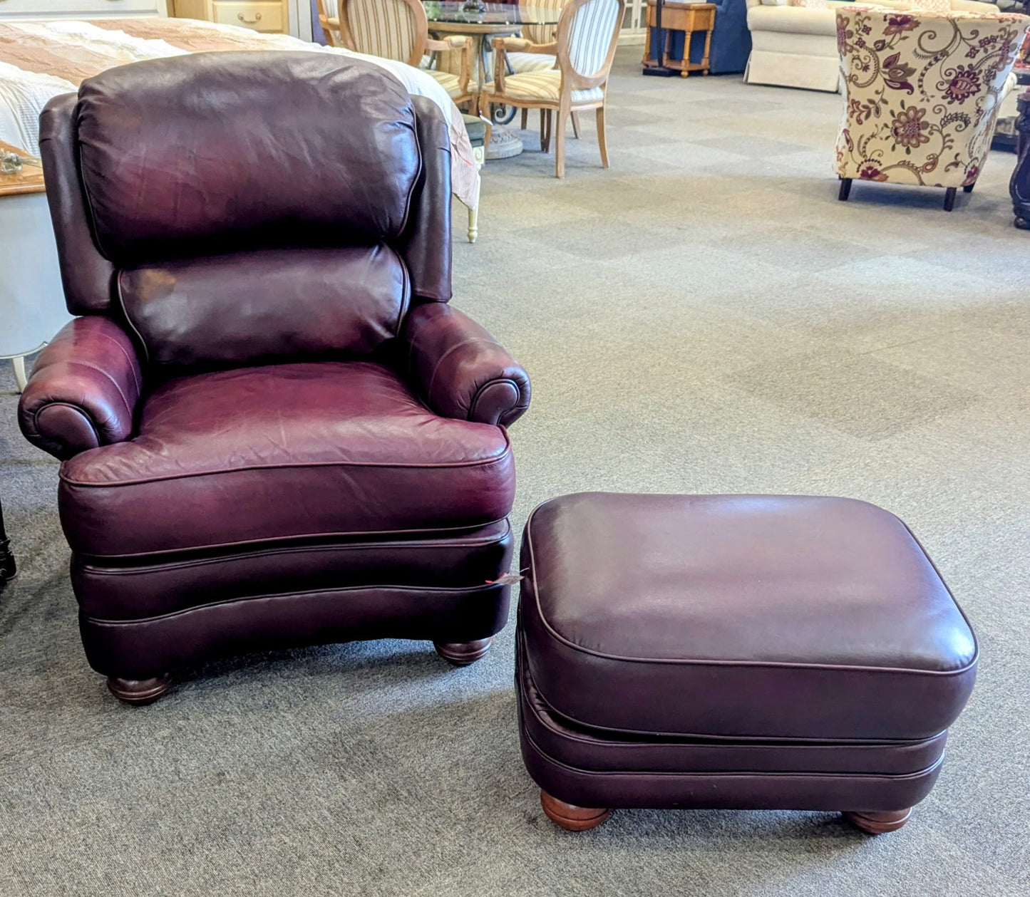 CHAIR W/OTTOMAN