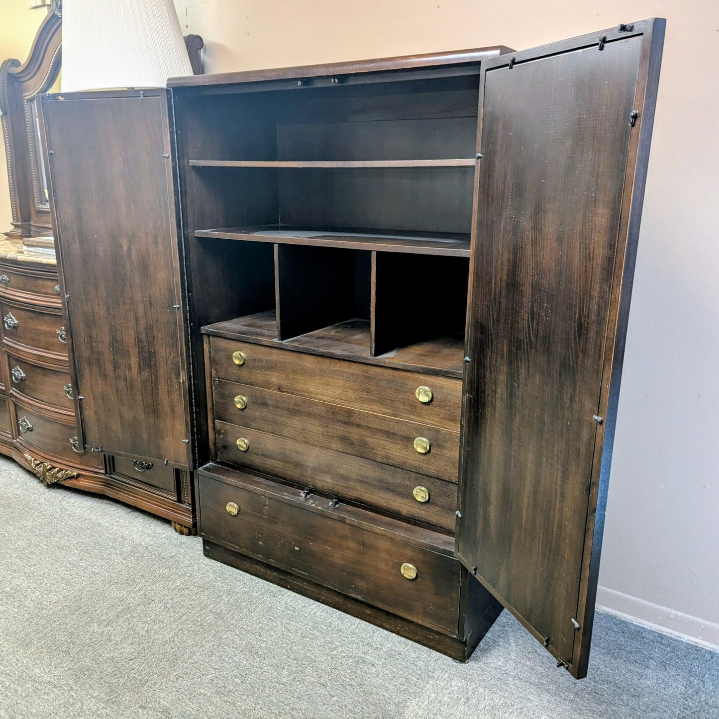 ARMOIRE
