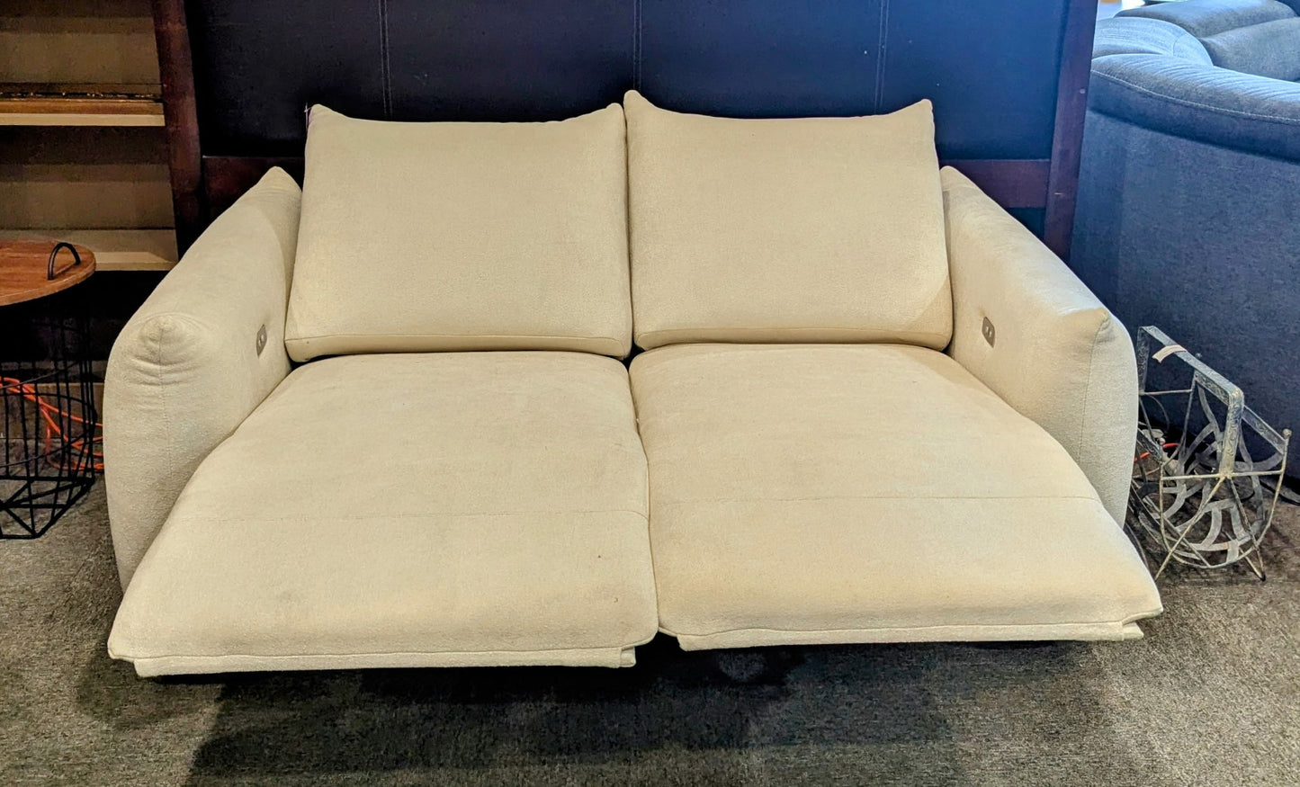 LOVESEAT