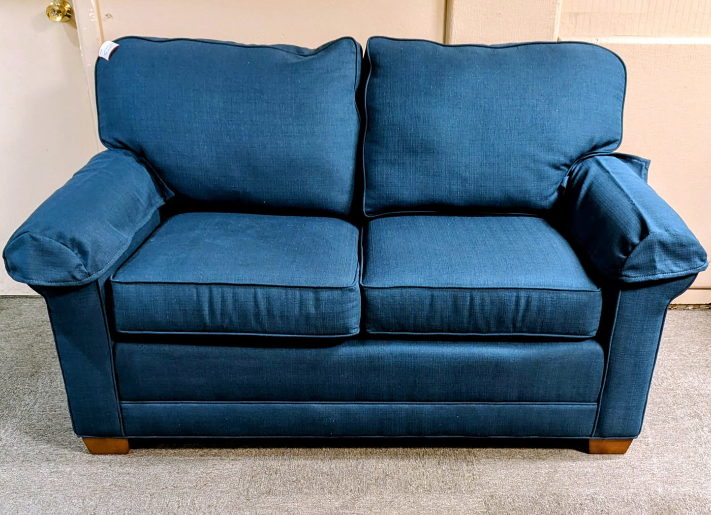 TEMPLE LOVESEAT