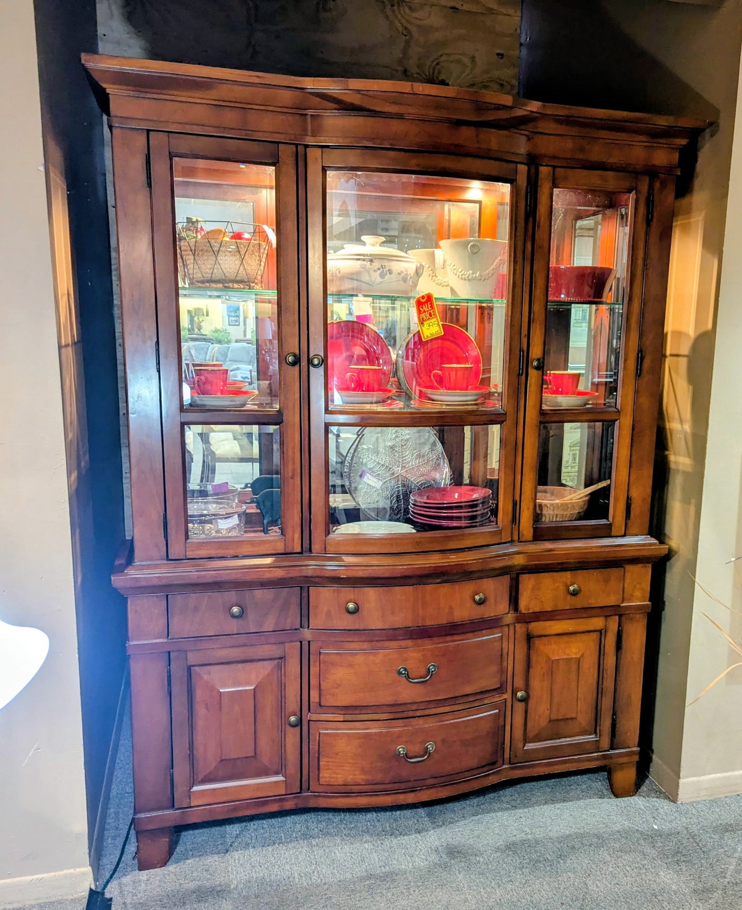 CHINA HUTCH