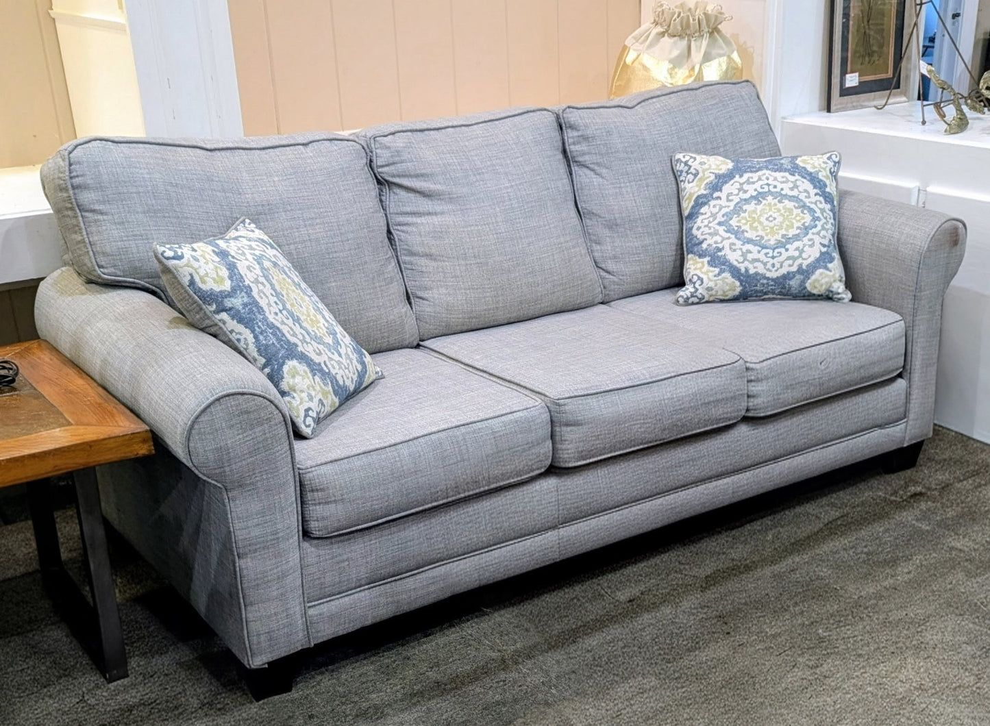 HUGHES SOFA
