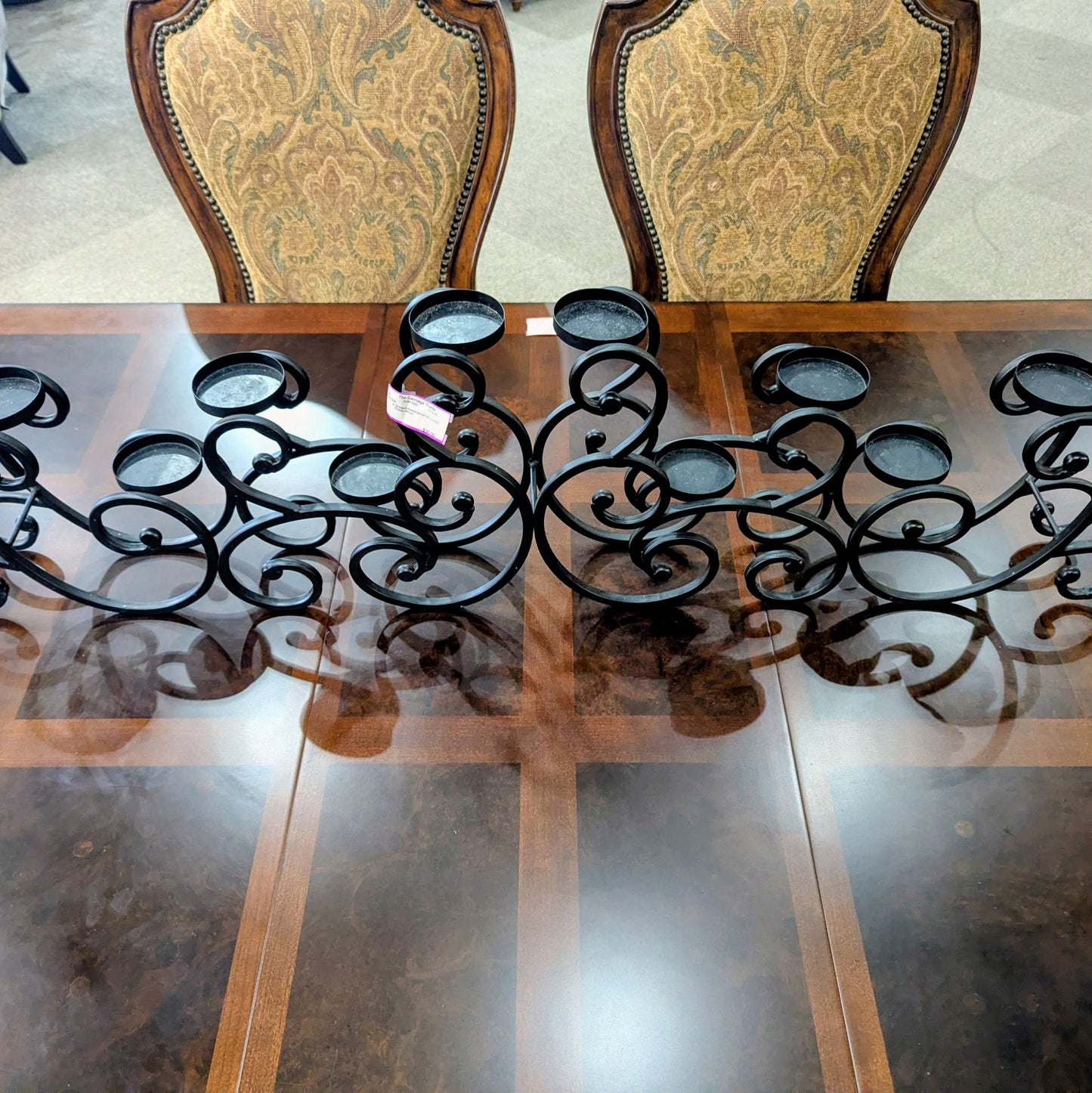 UNIVERSAL DINING