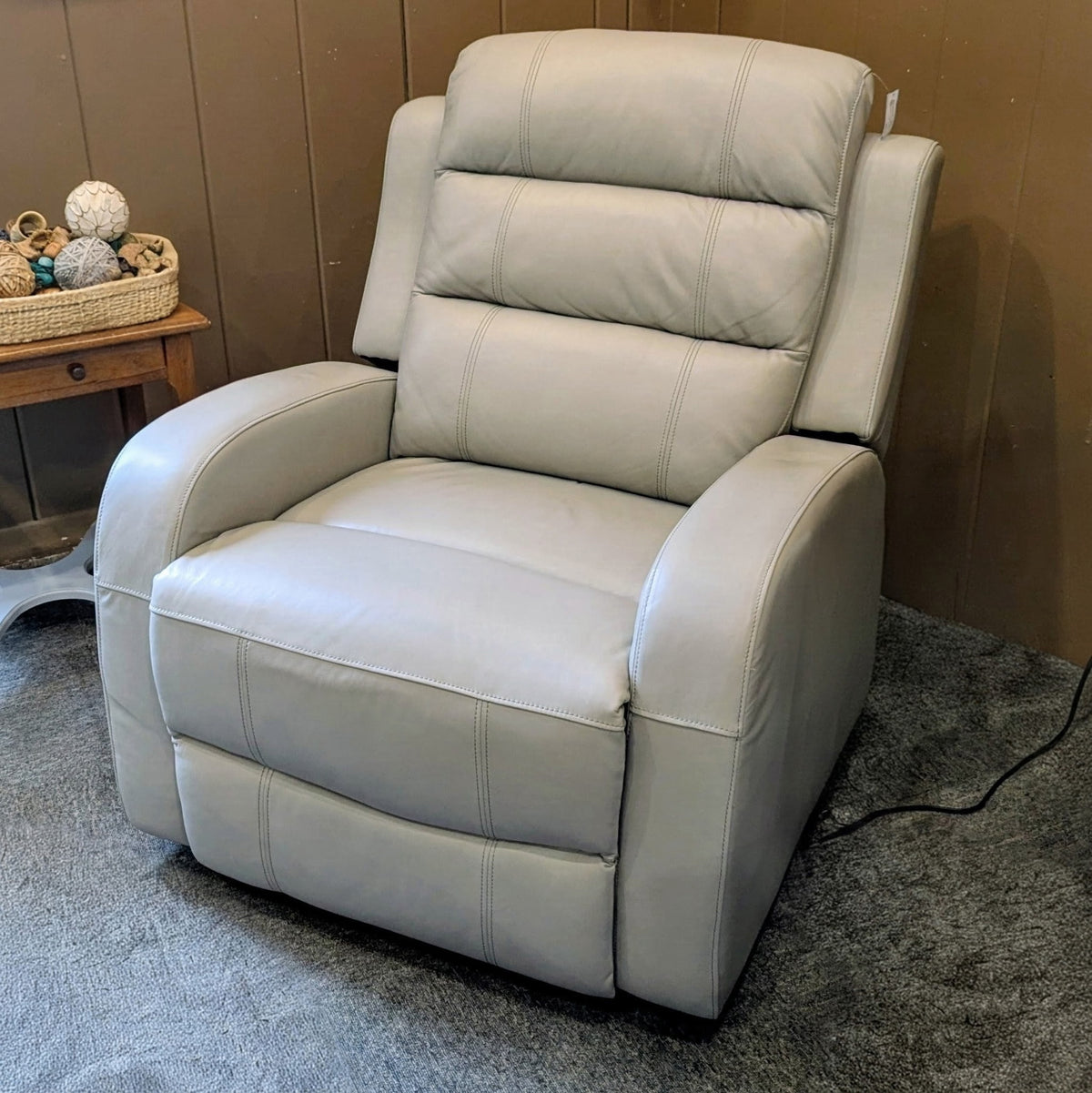 RECLINER