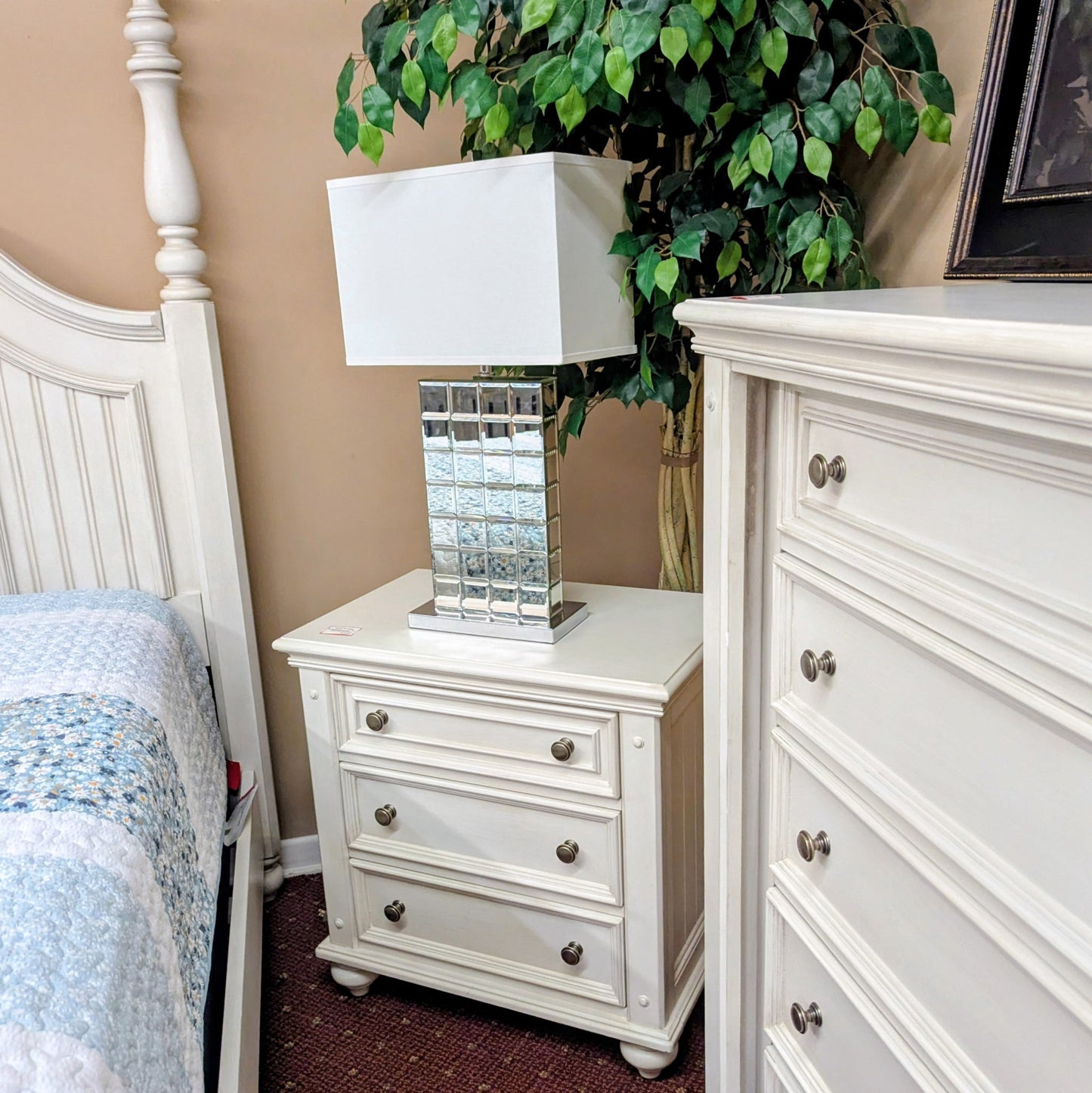 BEDROOM SET