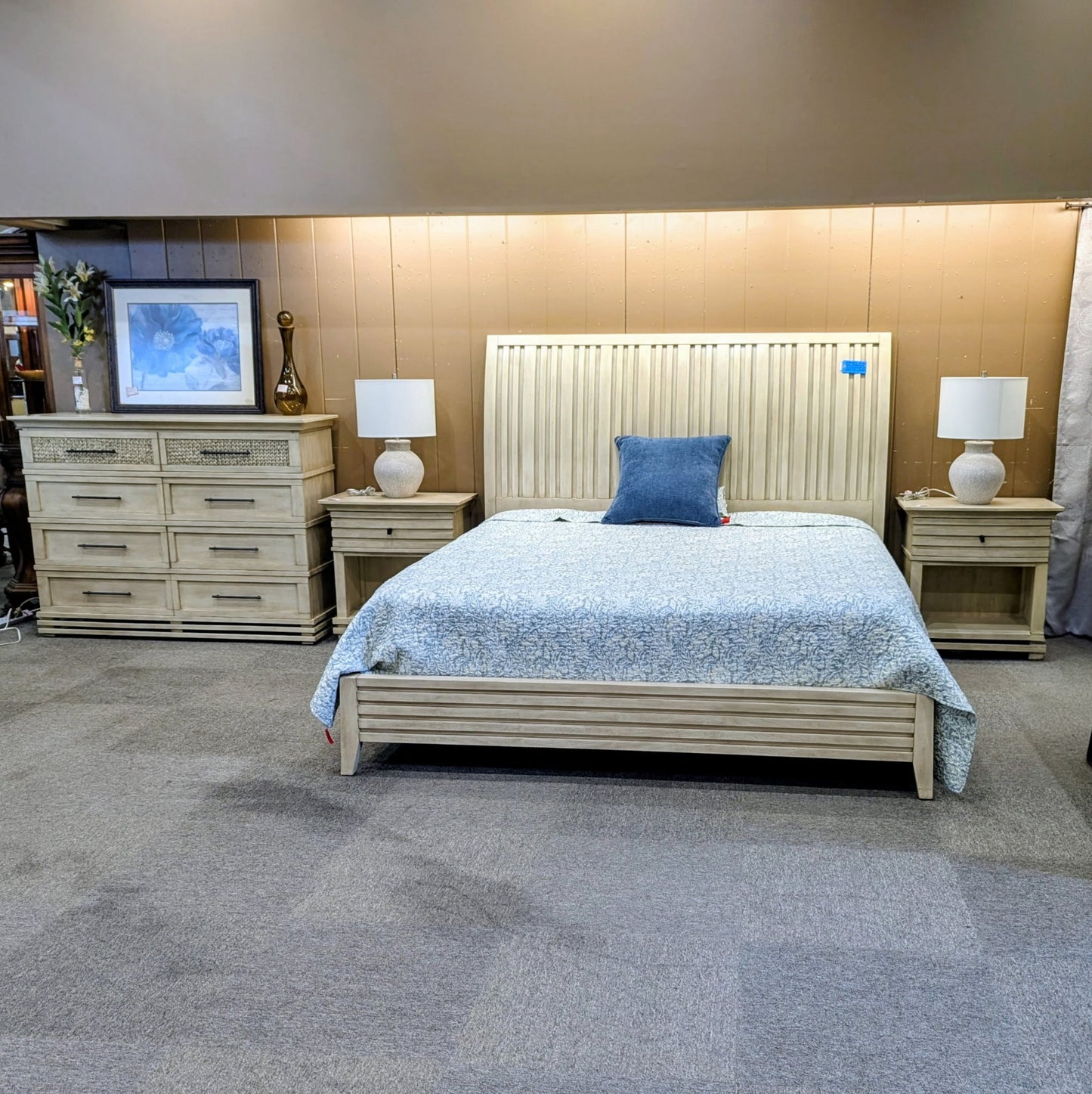 BROYHILL BEDROOM SET
