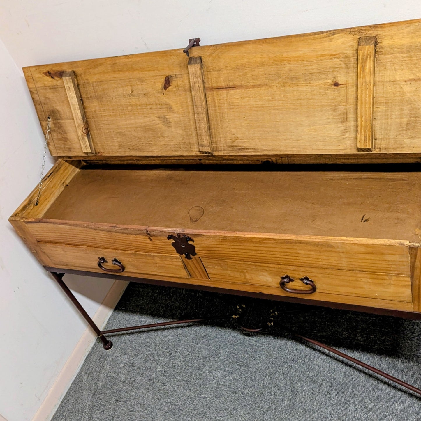 SOFA TABLE