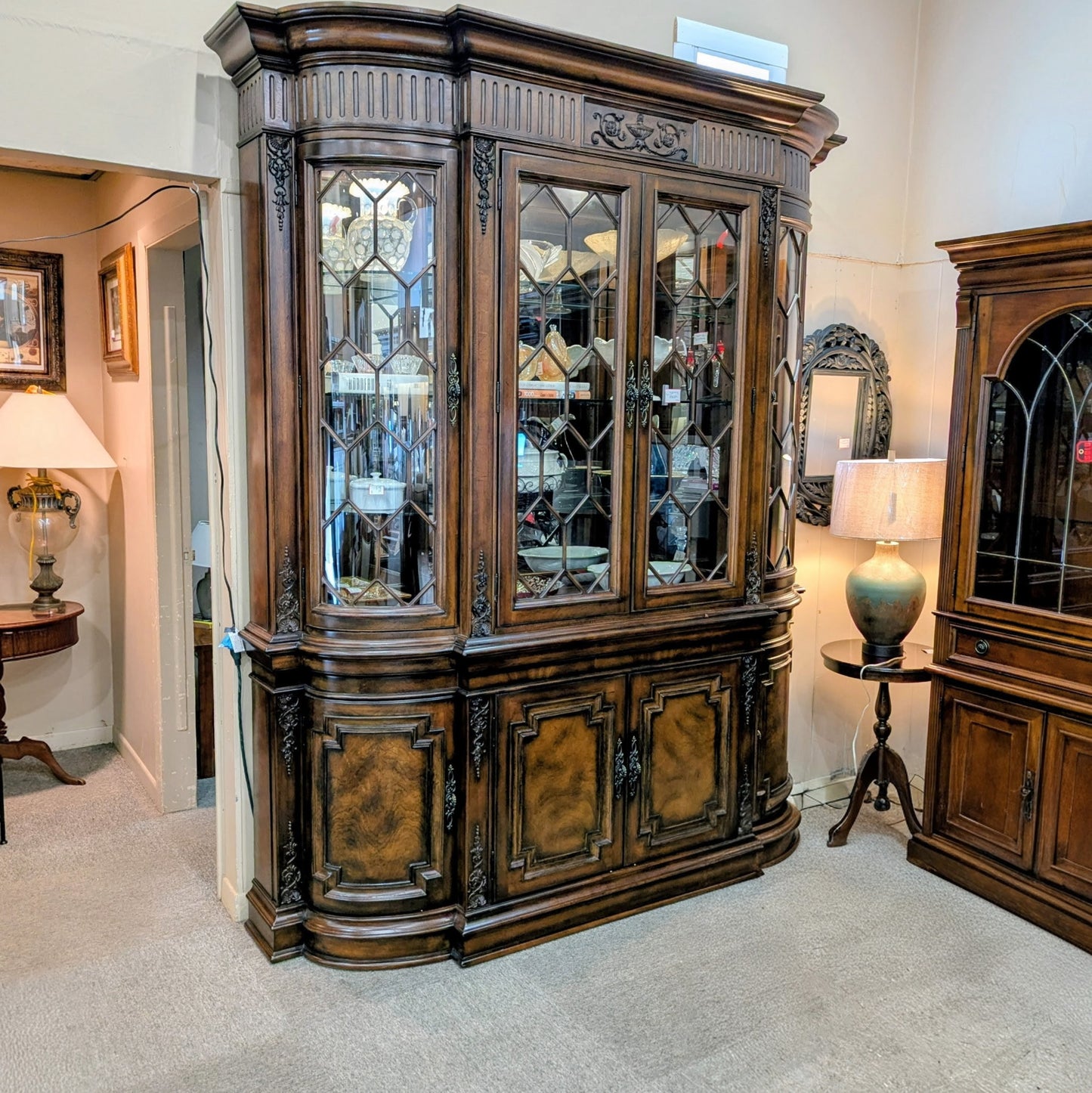 CHINA HUTCH