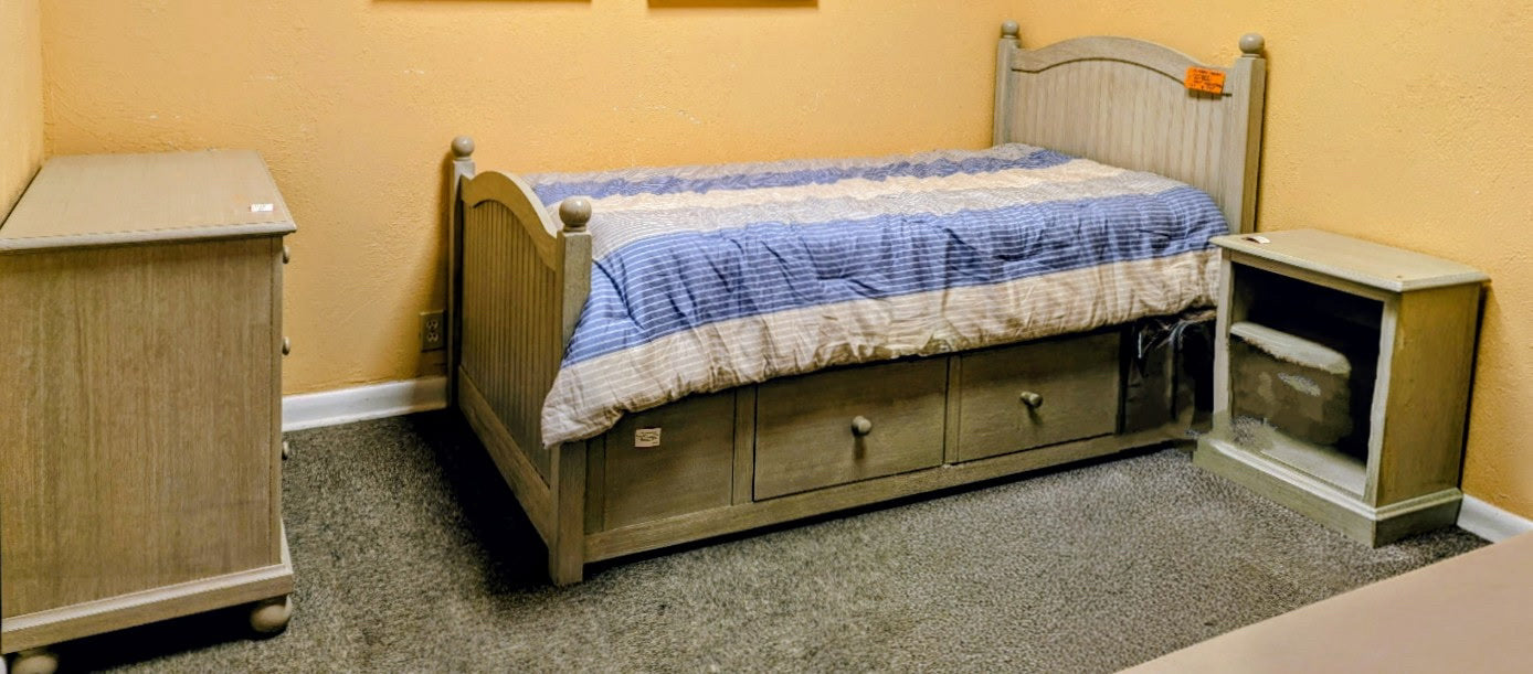 POTTERY BARN BEDROOM SET