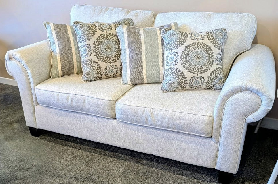 LOVESEAT