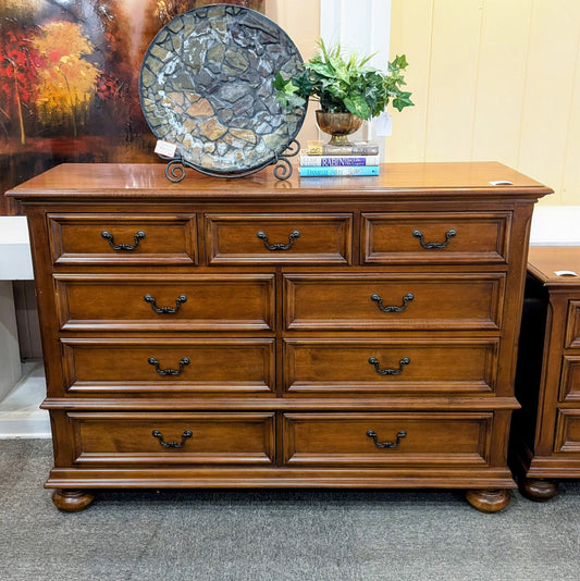 HOOKER DRESSER