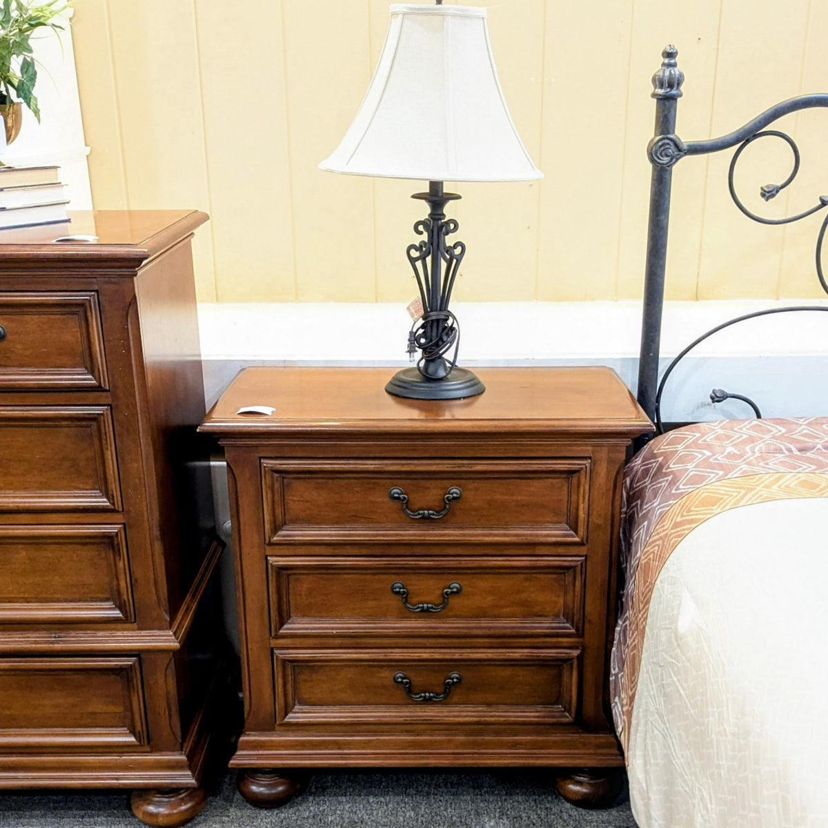 HOOKER NIGHTSTAND
