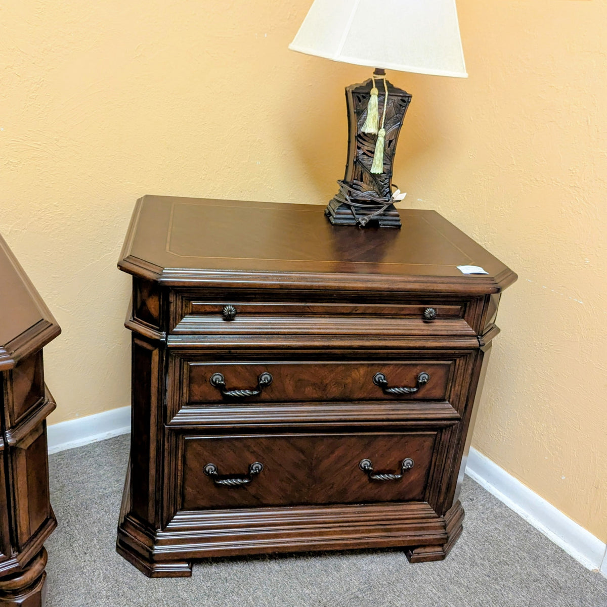 Flexsteel FILE CABINET