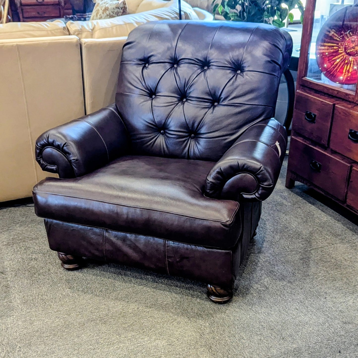 ASHLEY CHAIR