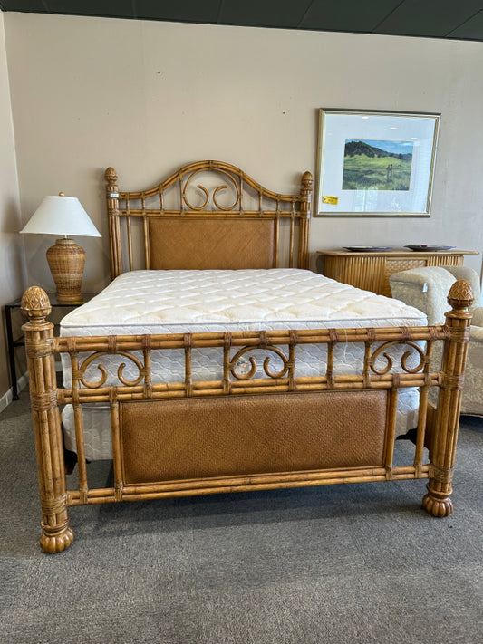 TOMMY BAHAMA BED