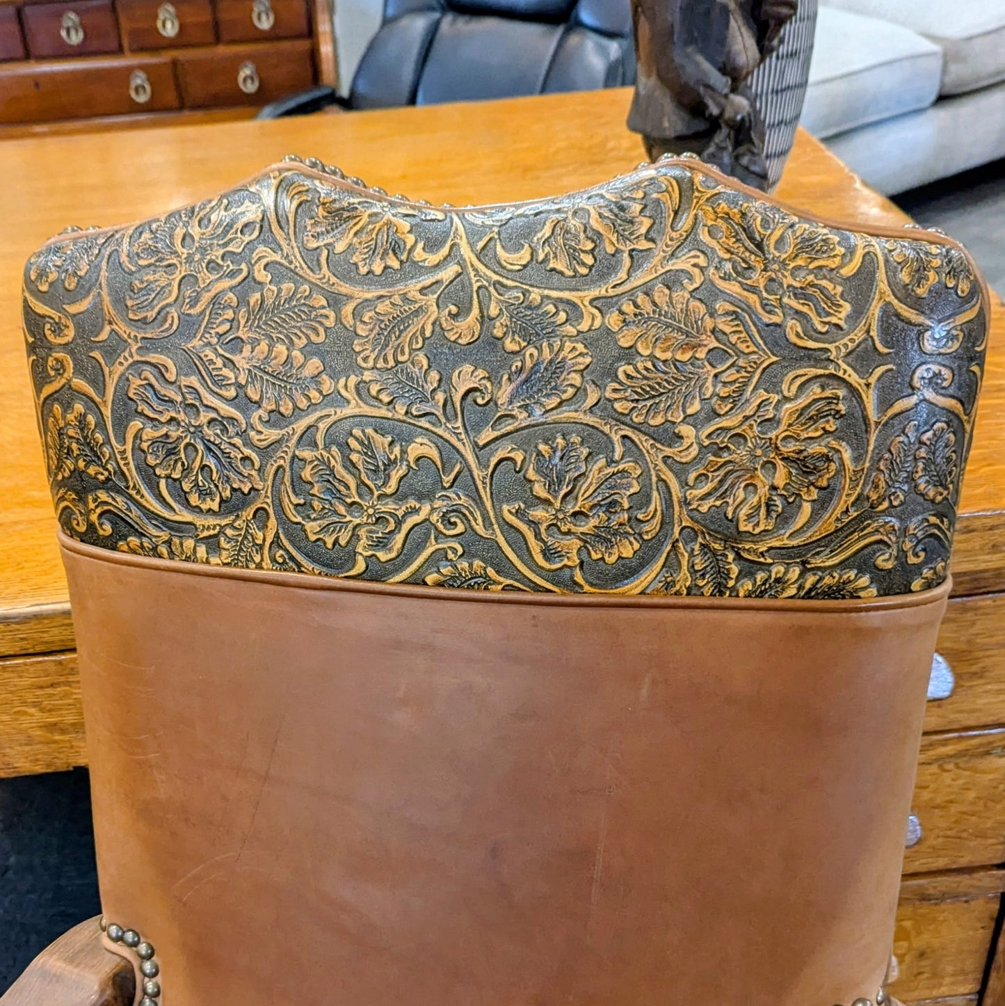 OFFICE CHAIR