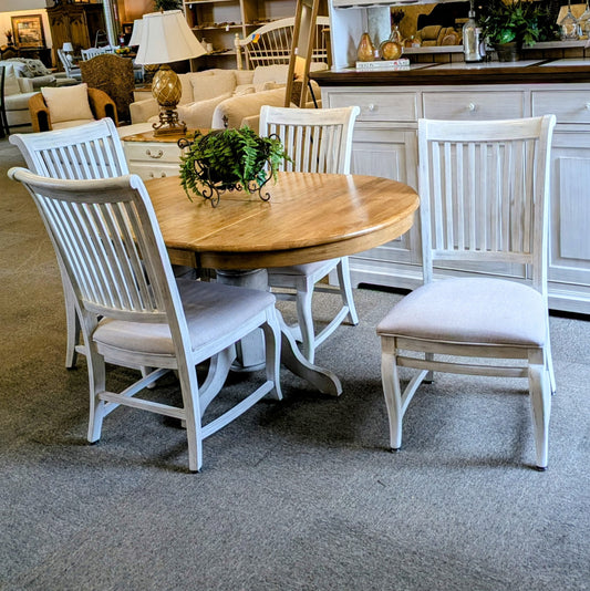 UNIVERSAL DINING