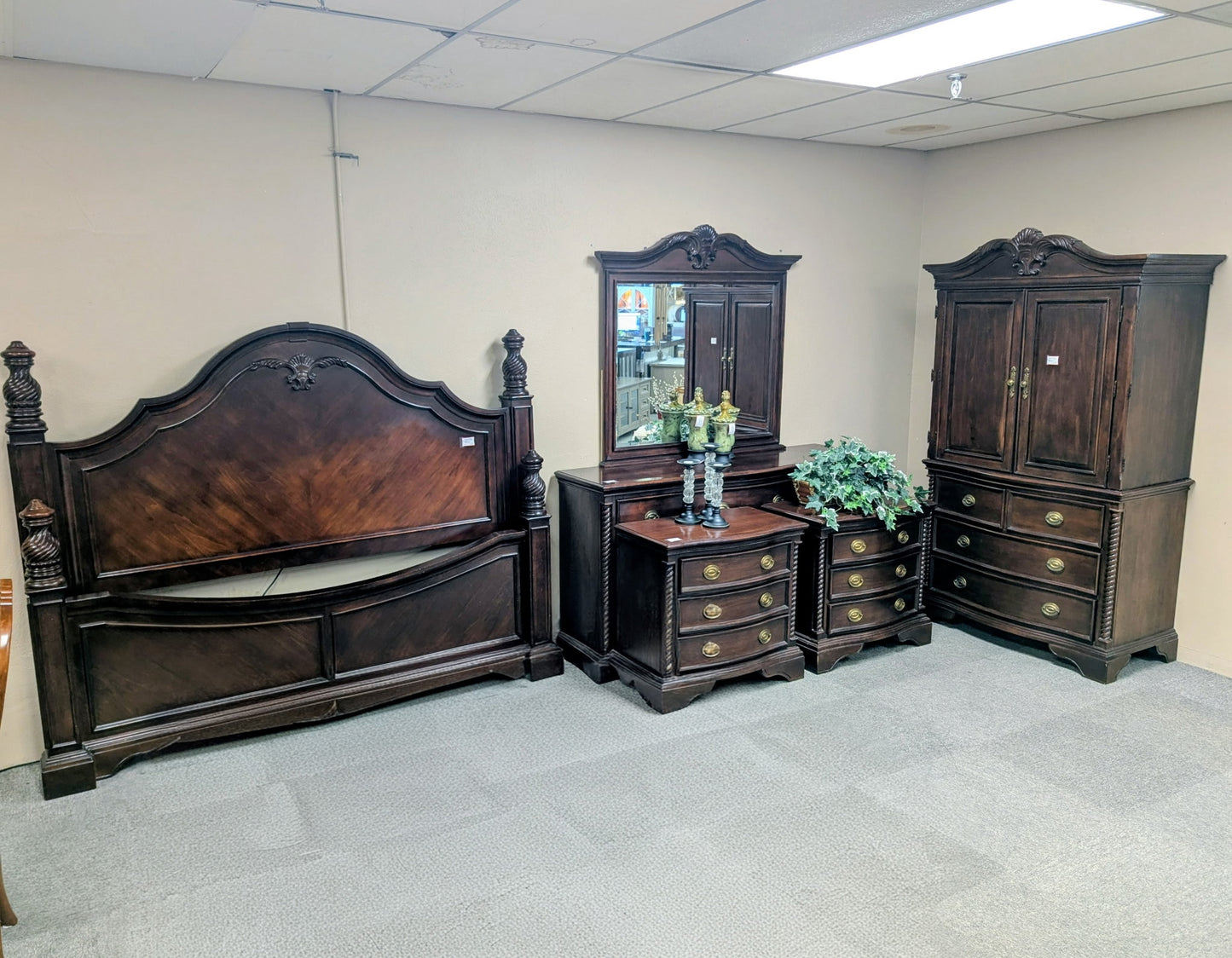 BEDROOM SET