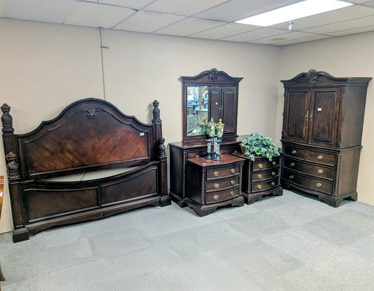 BEDROOM SET