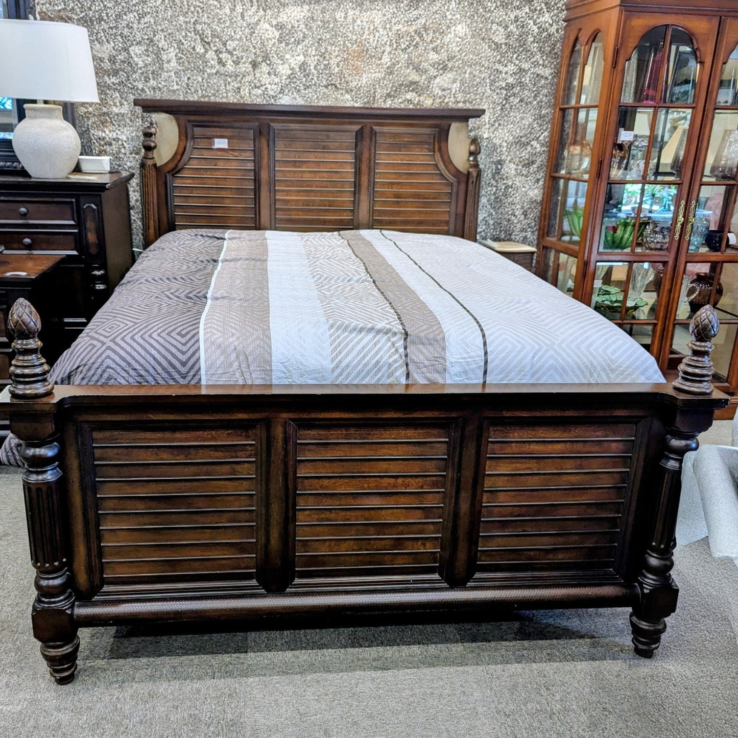ASHLEY BEDROOM SET