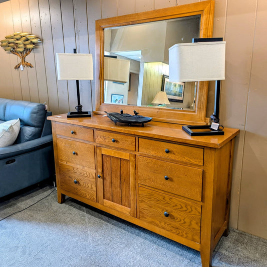 DRESSER