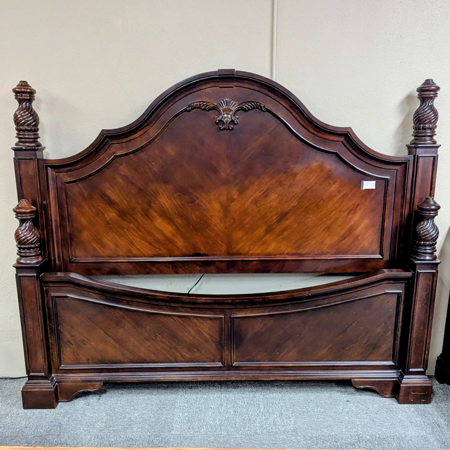 BEDROOM SET