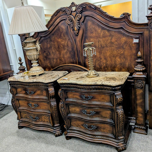 BEDROOM SET