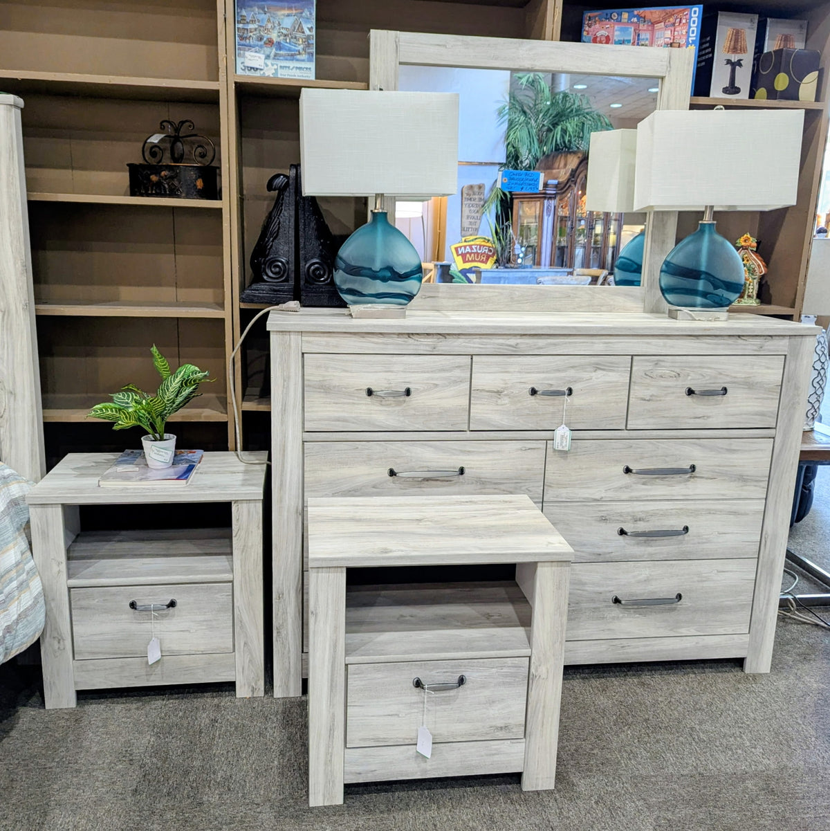 ASHLEY BEDROOM SET