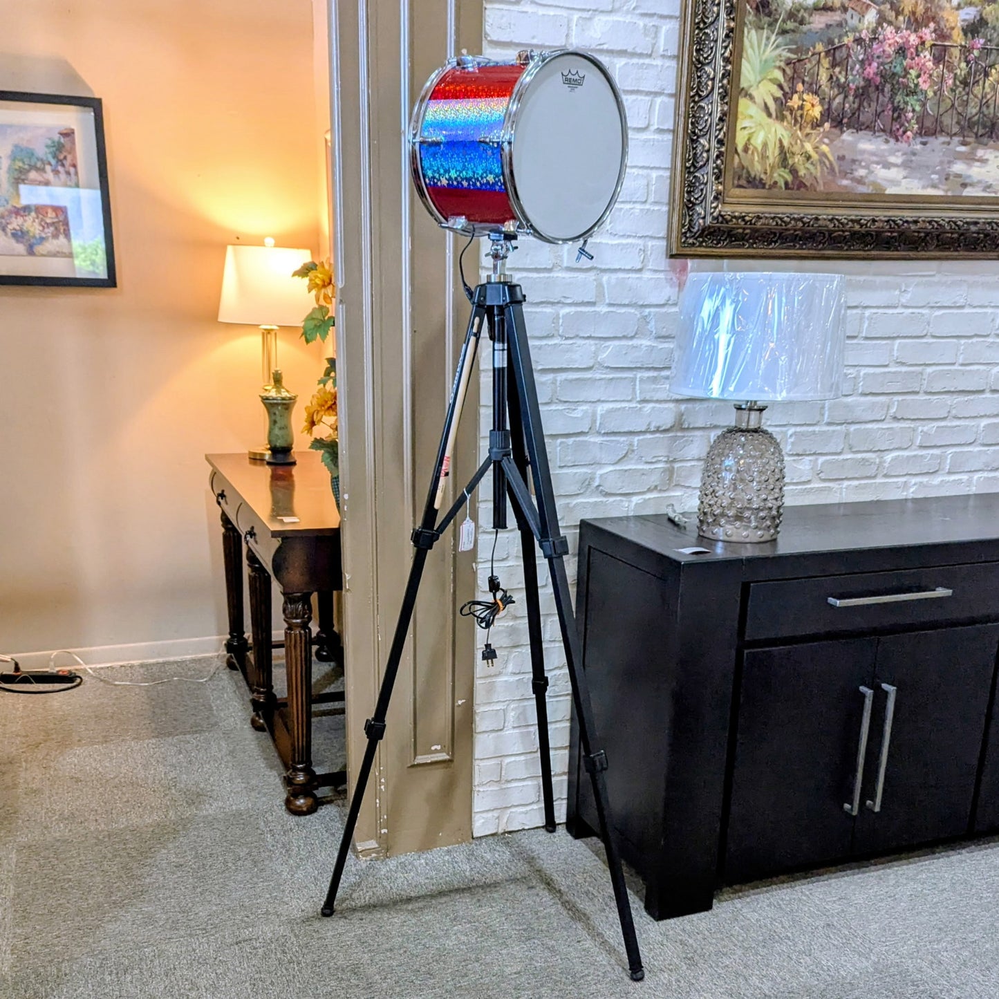 FLOOR LAMP
