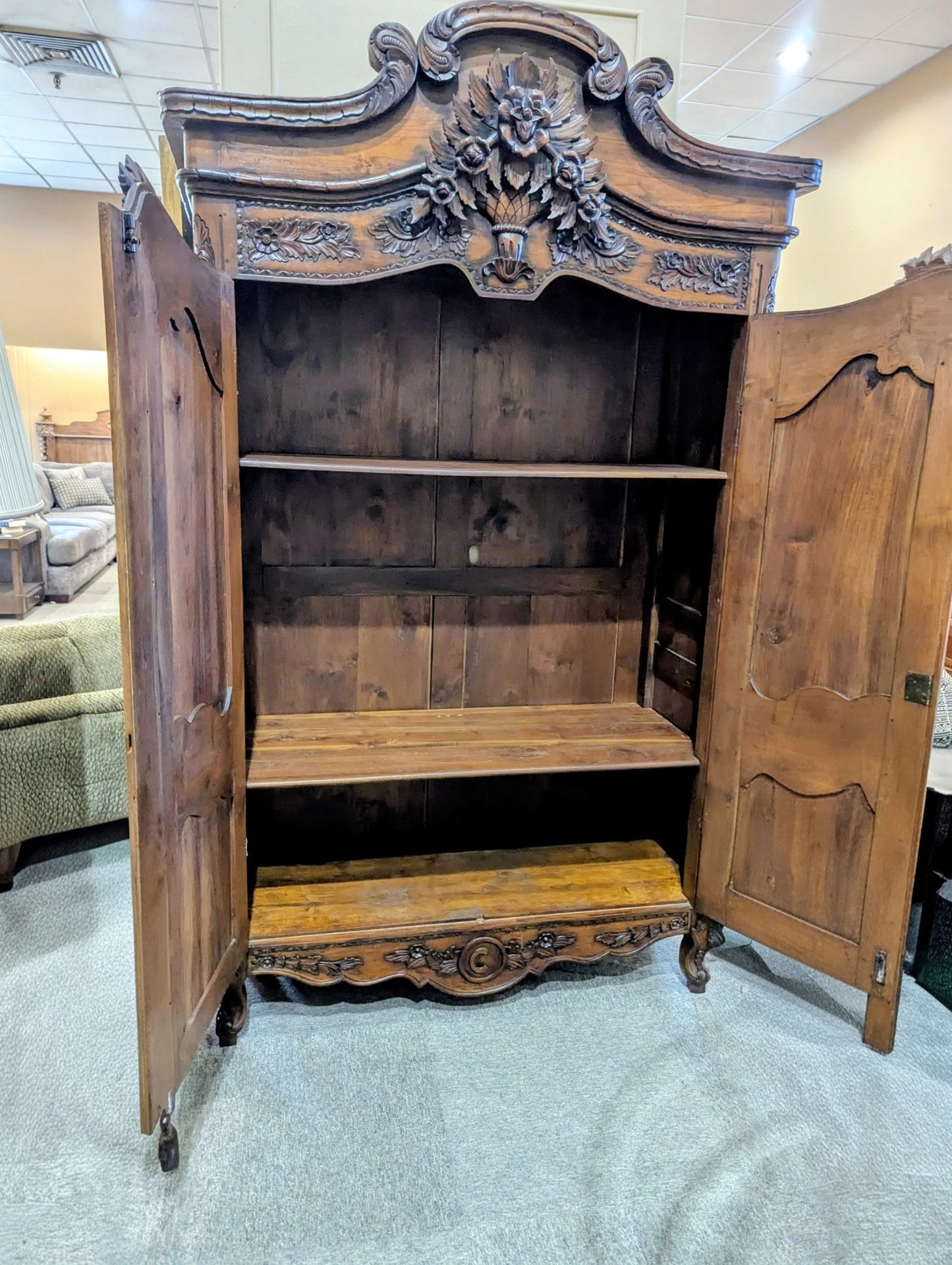 ARMOIRE