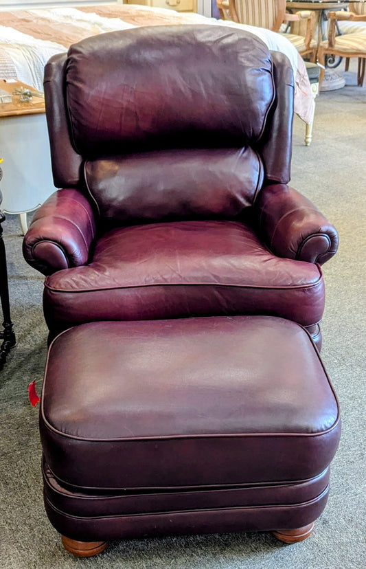 CHAIR W/OTTOMAN