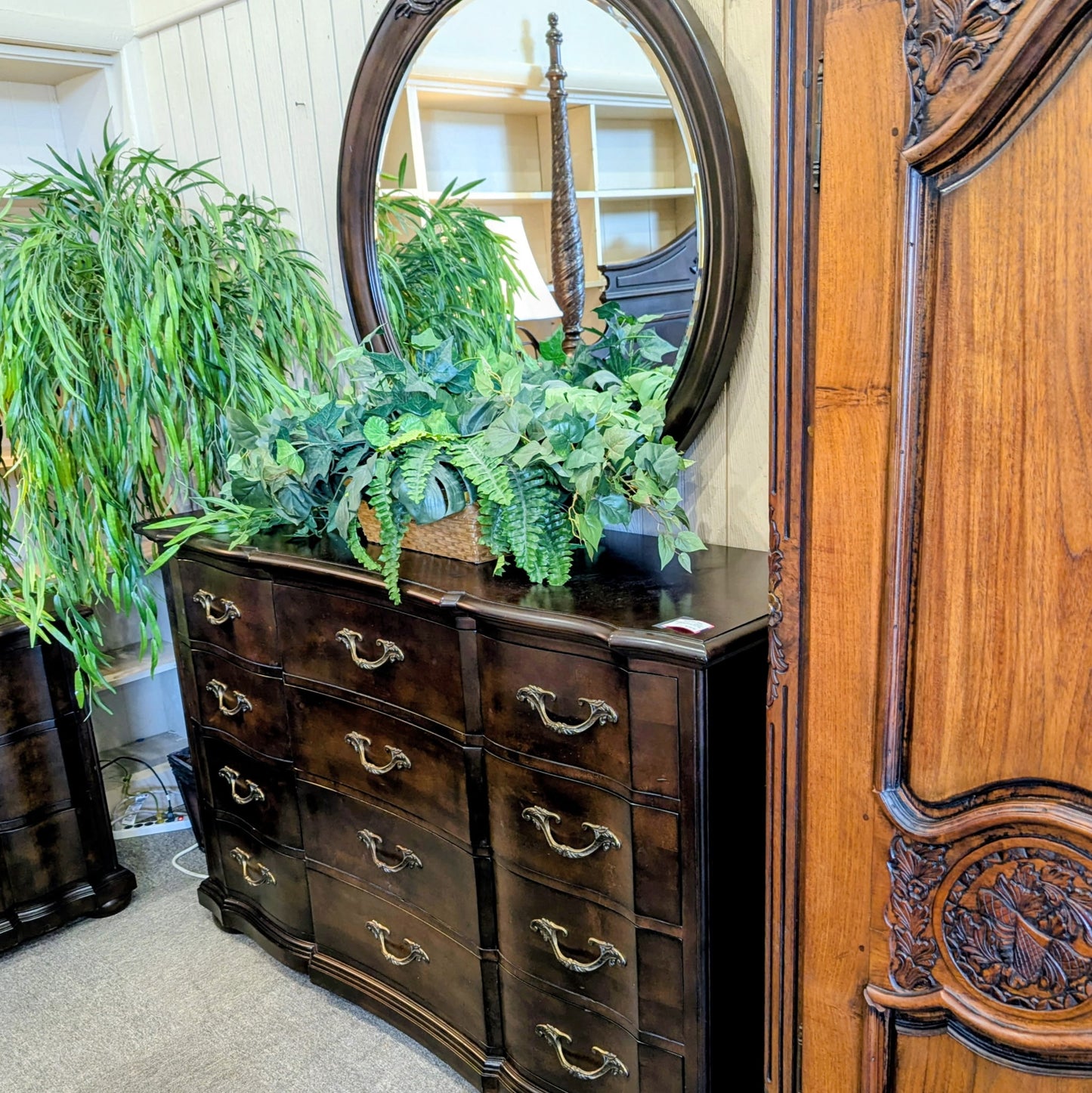 BEDROOM SET