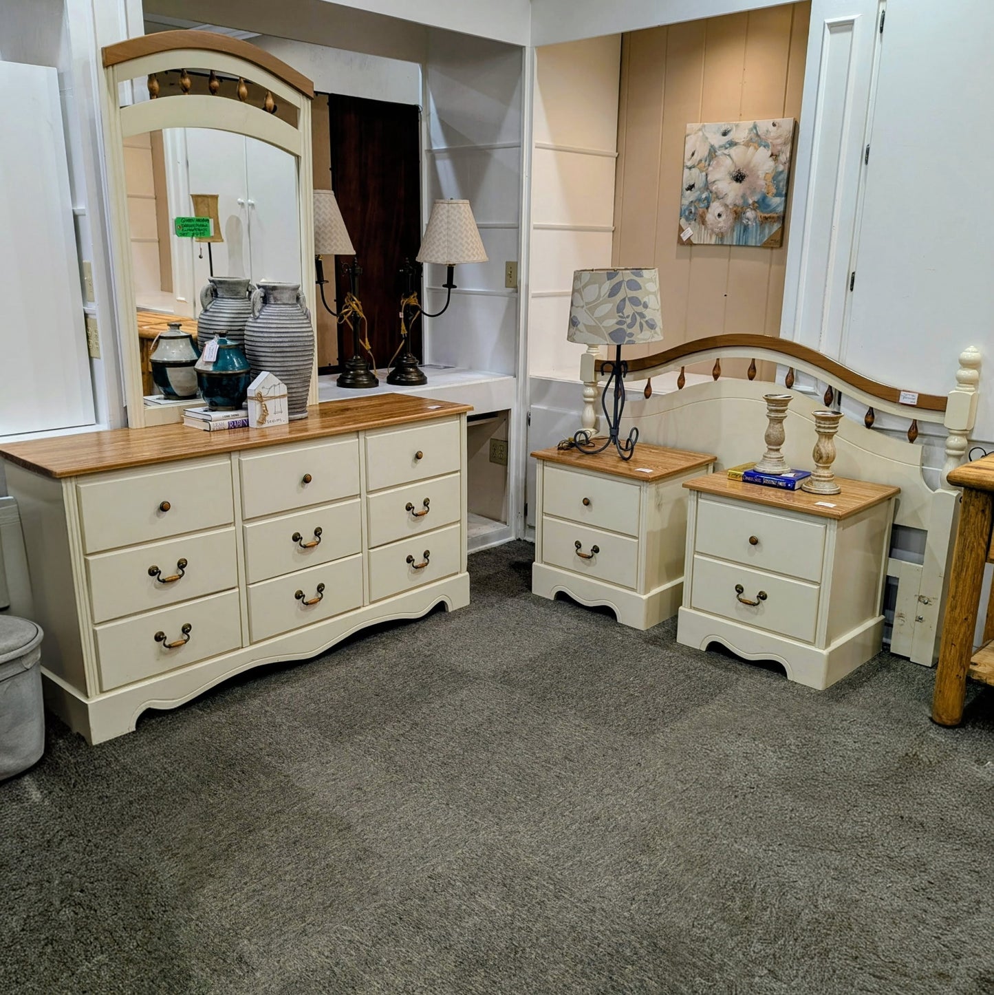 BEDROOM SET