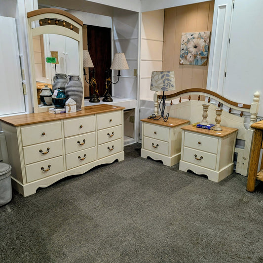 BEDROOM SET